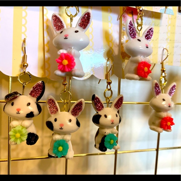 🛍️✨5 for $15✨🛍️ 🐰 🌸 OOAK Blind Surprise Handmade Bunny Earrings - Picture 5 of 5